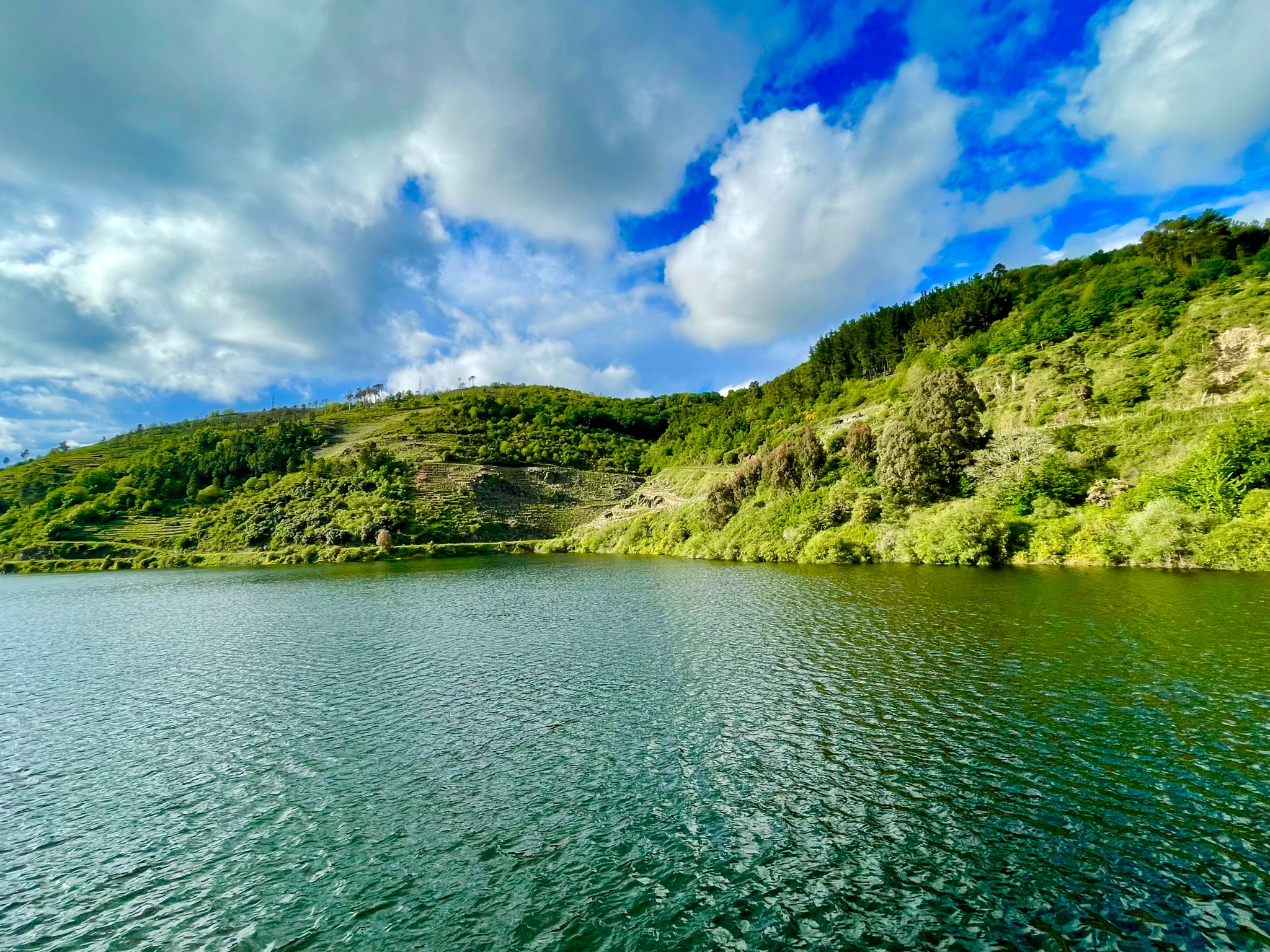 paisaje-de-agua-rio-mino-meandro-ribeira-sacra-panorama