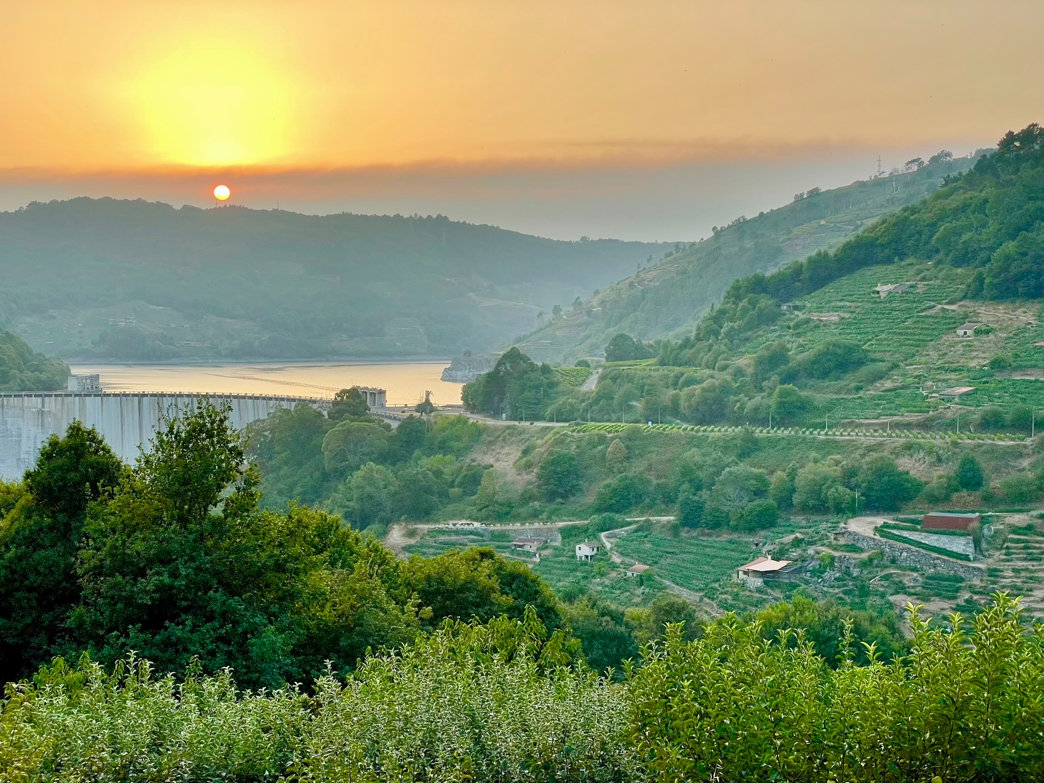 atardecer-en-el-embalse-de-belesar-ribeira-sacra