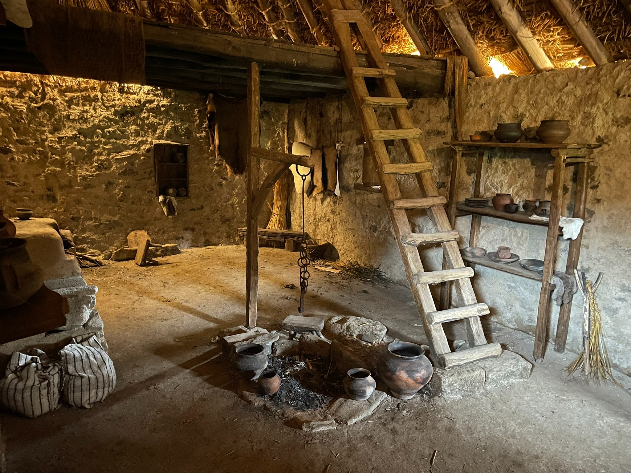 casa-mina-rula-interior-palloza-ecomuseo-pazo-de-arxeriz
