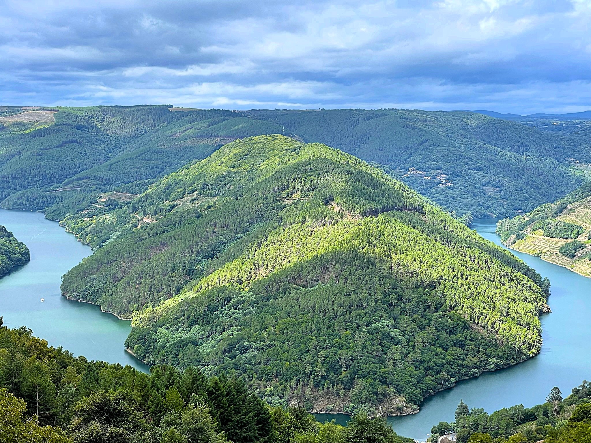 mirador-rio-mino-cerca-de-praia-da-cova-ribeira-sacra-candidatura-unesco