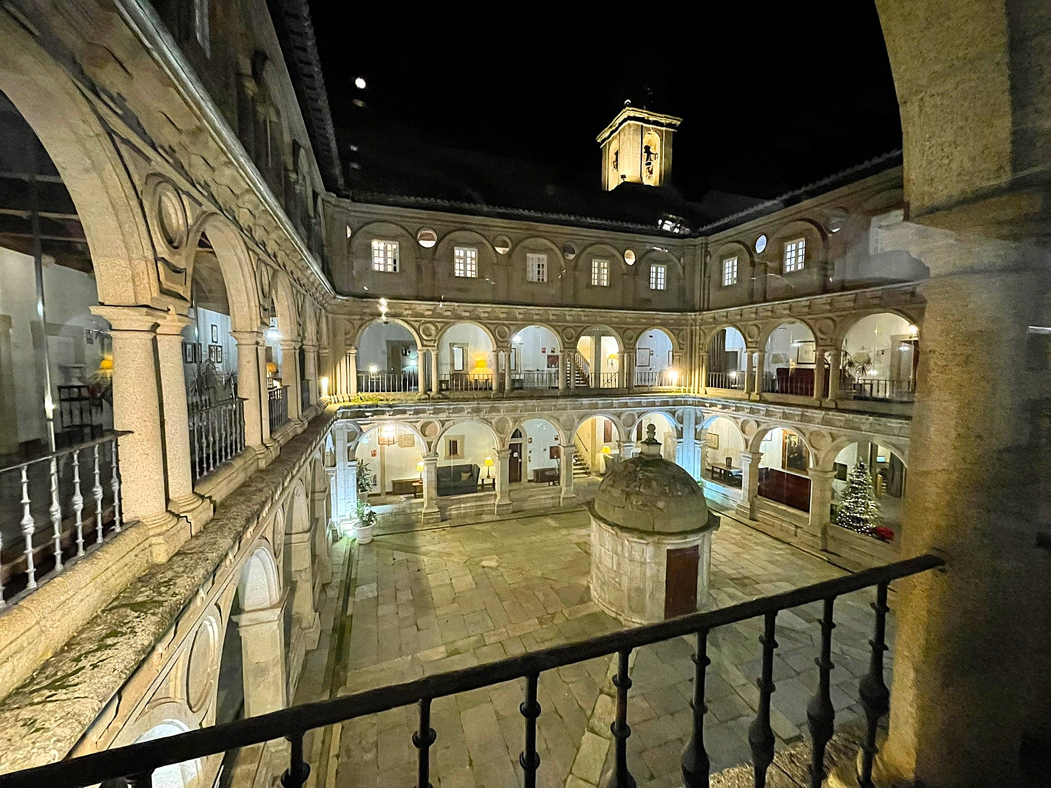 casa-mina-rula-claustro-parador-monforte