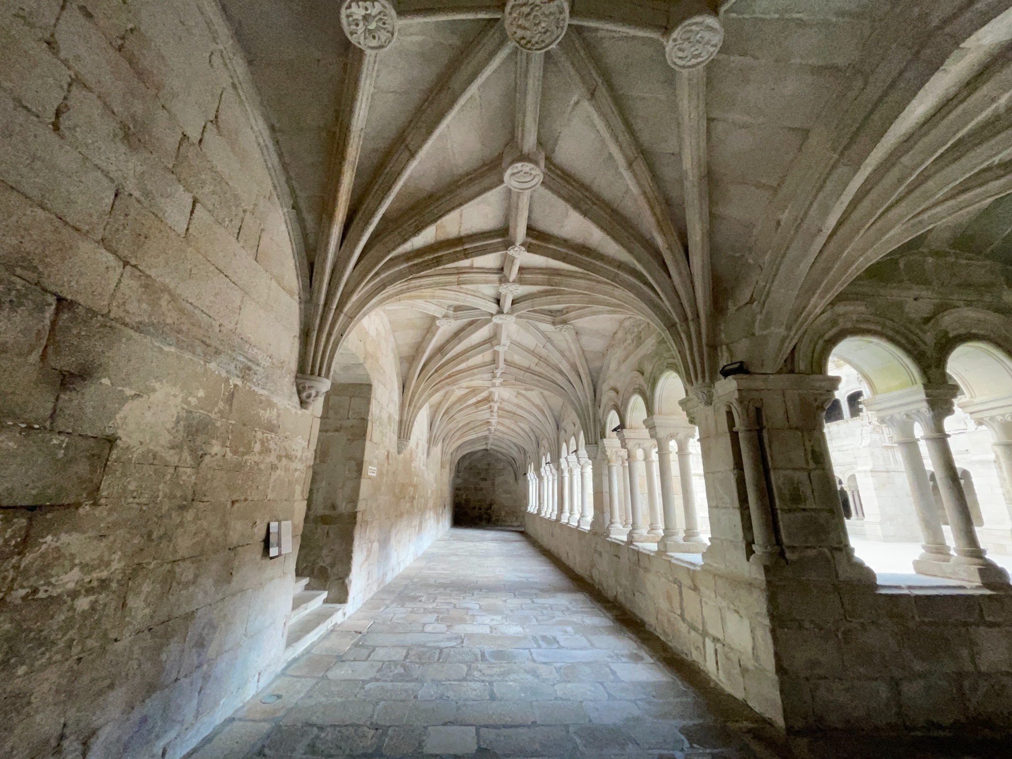 casa-mina-rula-galeria-gotica-santo-estevo-ribas-de-sil