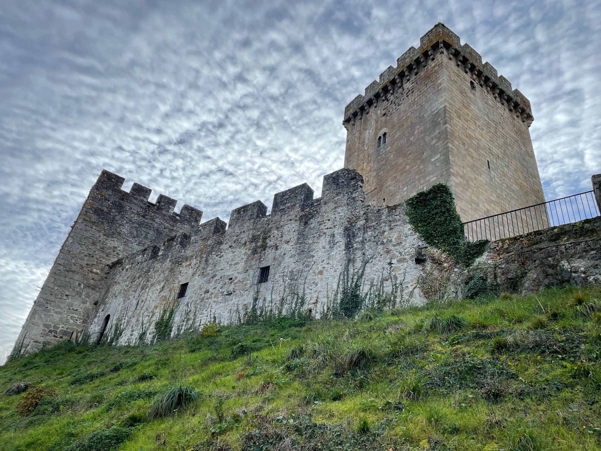 castillo-san-vicente-do-pino-ribeira-sacra