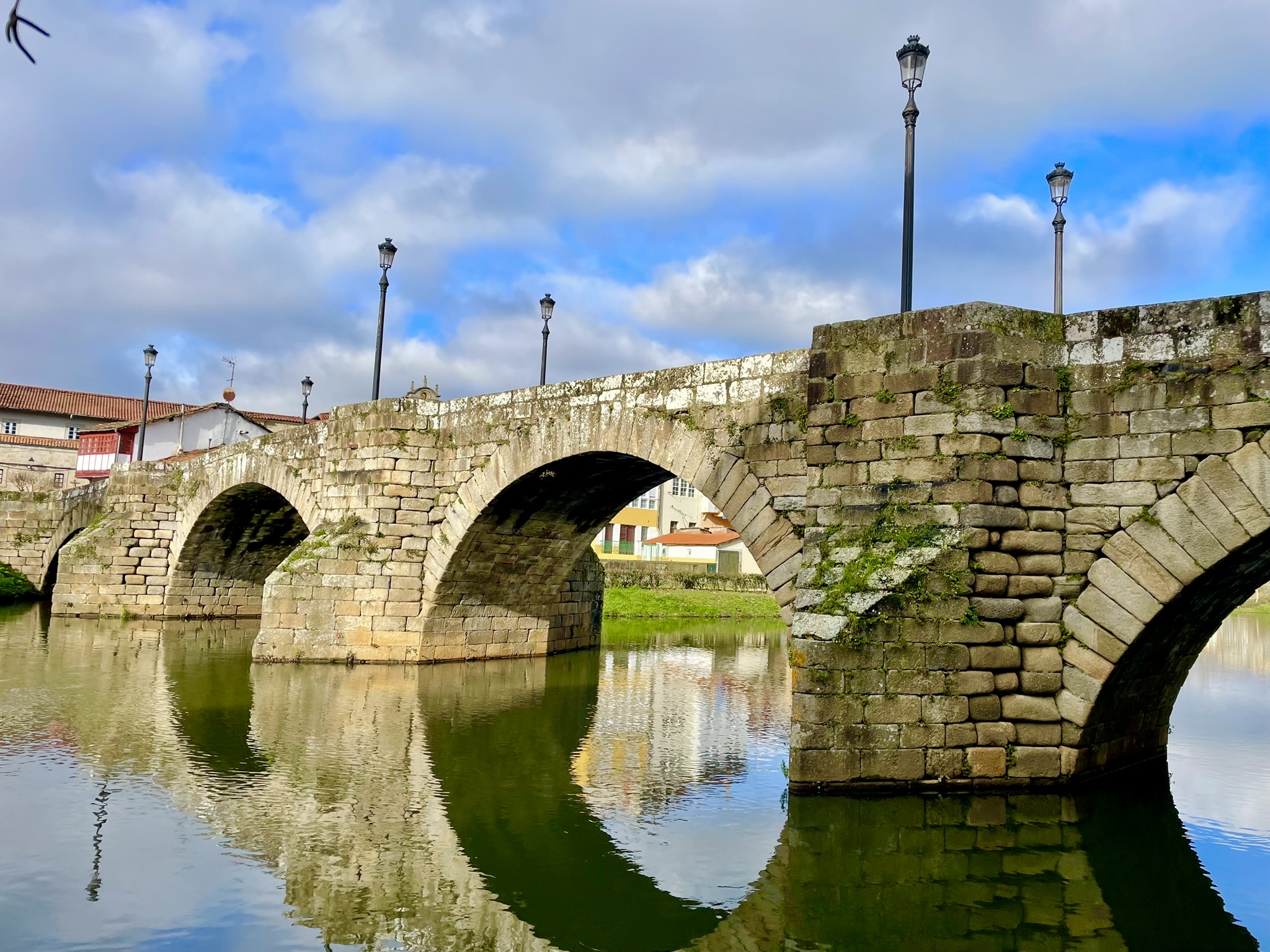 puente-viejo-rio-cabe-monforte