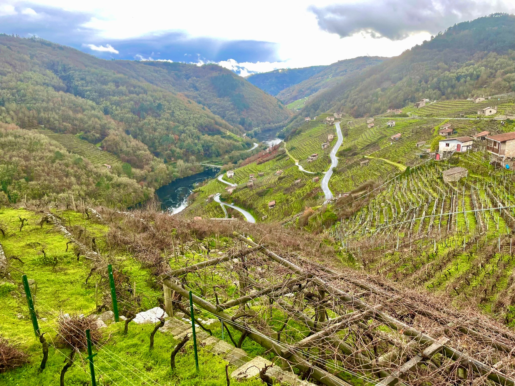 panoramica-mirador-do-mino-chantada-ruta-en-coche-ribeira-sacra